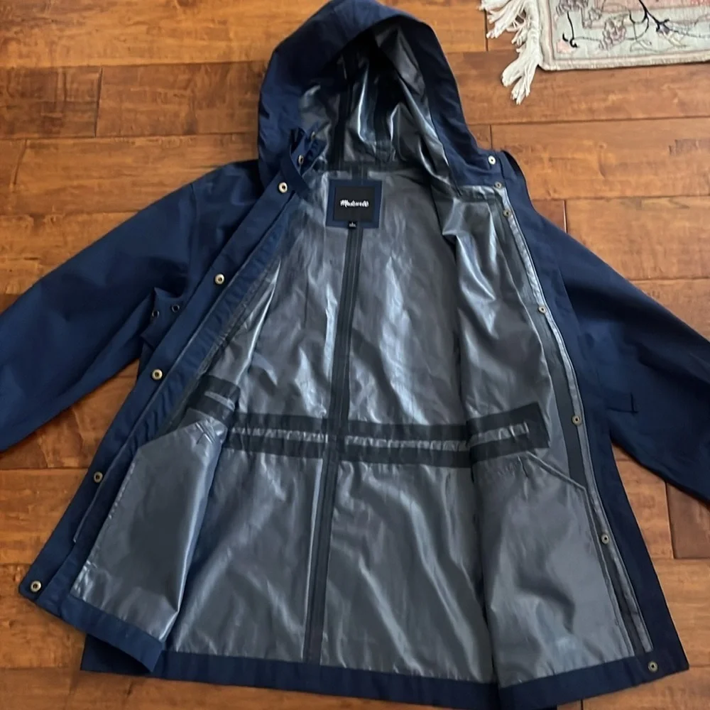 NWOT Madewell Waterproof Raincloud
Raincoat Navy Size S - Picture 6 of 16